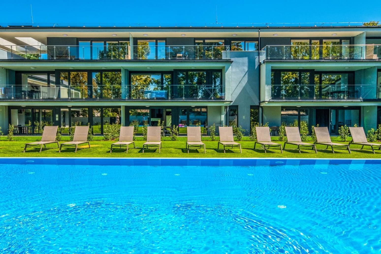H55 Aparthotel Balatonlelle Exterior photo